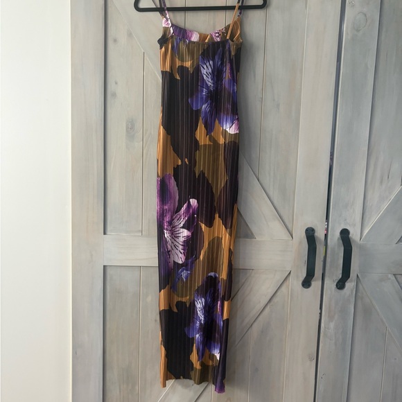 Boohoo Floral Maxi Dress - Picture 6 of 10